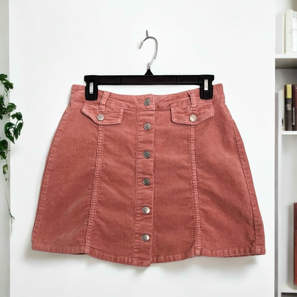 Hot Kiss Y2K Mini Skirt. Corduroy. Pink/Rose Button front. Women’s / Juniors
